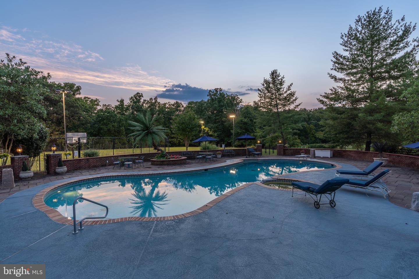 5340 CHANDLEY FARM CIR, CENTREVILLE, Virginia 20120, 6 Bedrooms Bedrooms, ,4 BathroomsBathrooms,Residential,For sale,5340 CHANDLEY FARM CIR,VAFX2292960 MLS # VAFX2292960