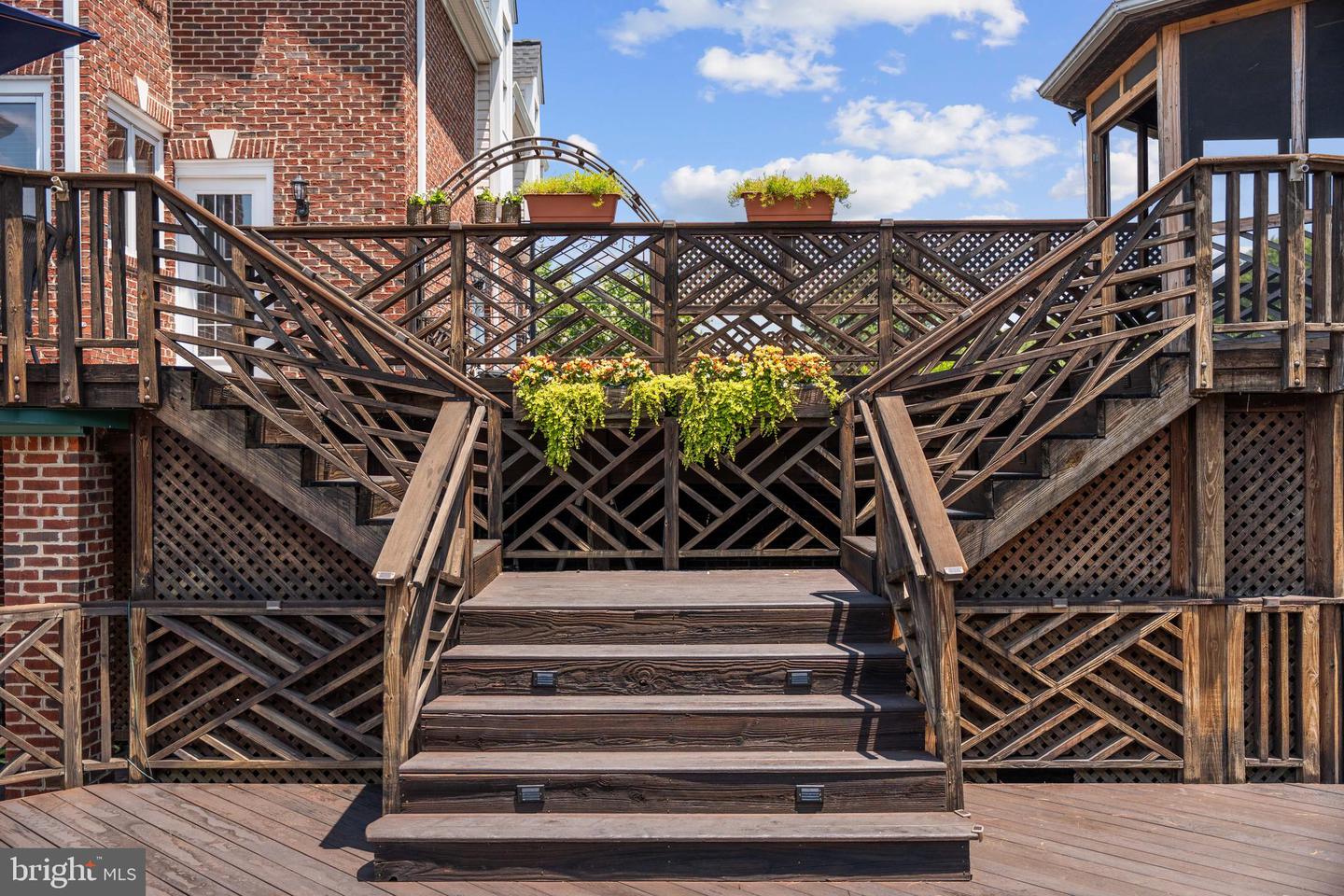 5340 CHANDLEY FARM CIR, CENTREVILLE, Virginia 20120, 6 Bedrooms Bedrooms, ,4 BathroomsBathrooms,Residential,For sale,5340 CHANDLEY FARM CIR,VAFX2292960 MLS # VAFX2292960