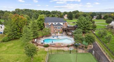 5340 CHANDLEY FARM CIR, CENTREVILLE, Virginia 20120, 6 Bedrooms Bedrooms, ,4 BathroomsBathrooms,Residential,For sale,5340 CHANDLEY FARM CIR,VAFX2292960 MLS # VAFX2292960