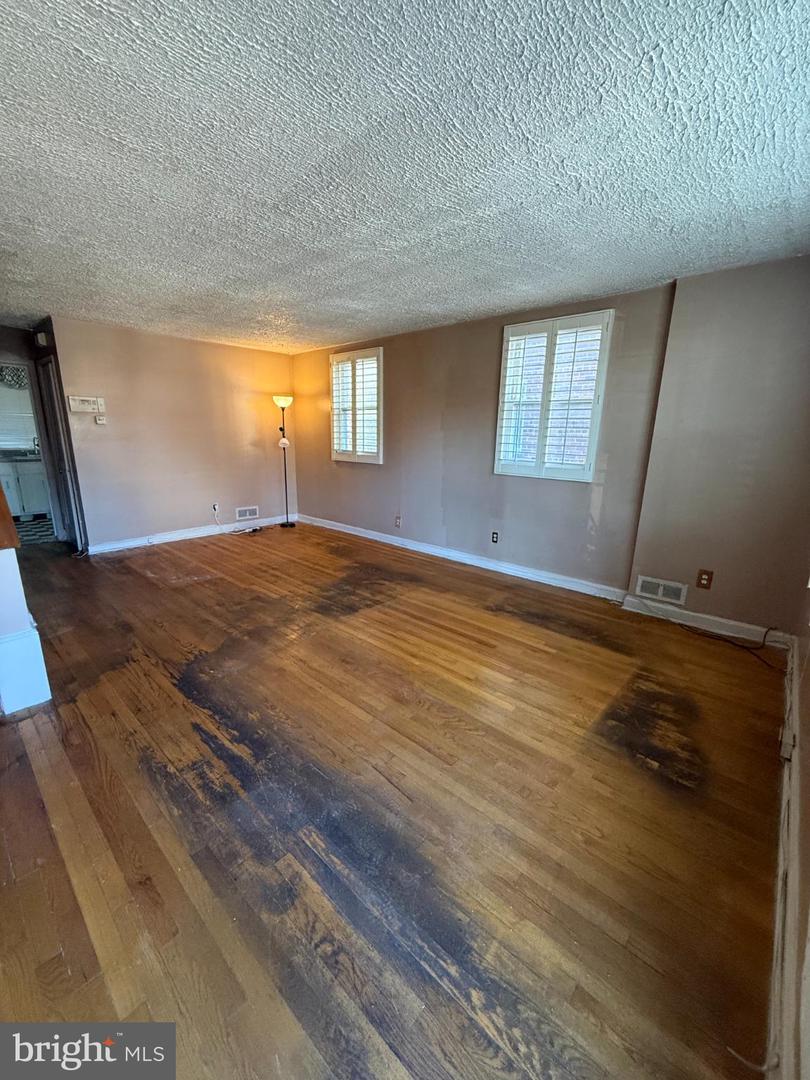 6008 SLIGO MILL RD NE, WASHINGTON, District Of Columbia 20011, 3 Bedrooms Bedrooms, ,2 BathroomsBathrooms,Residential,For sale,6008 SLIGO MILL RD NE,DCDC2248032 MLS # DCDC2248032