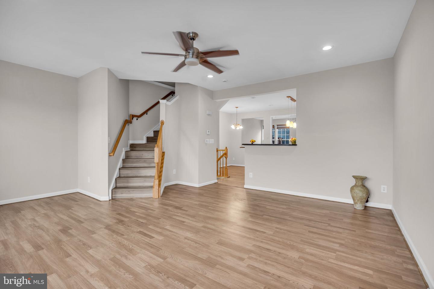 13663 STRATFORD GLEN PL, HERNDON, Virginia 20171, 4 Bedrooms Bedrooms, ,3 BathroomsBathrooms,Residential,For sale,13663 STRATFORD GLEN PL,VAFX2293034 MLS # VAFX2293034