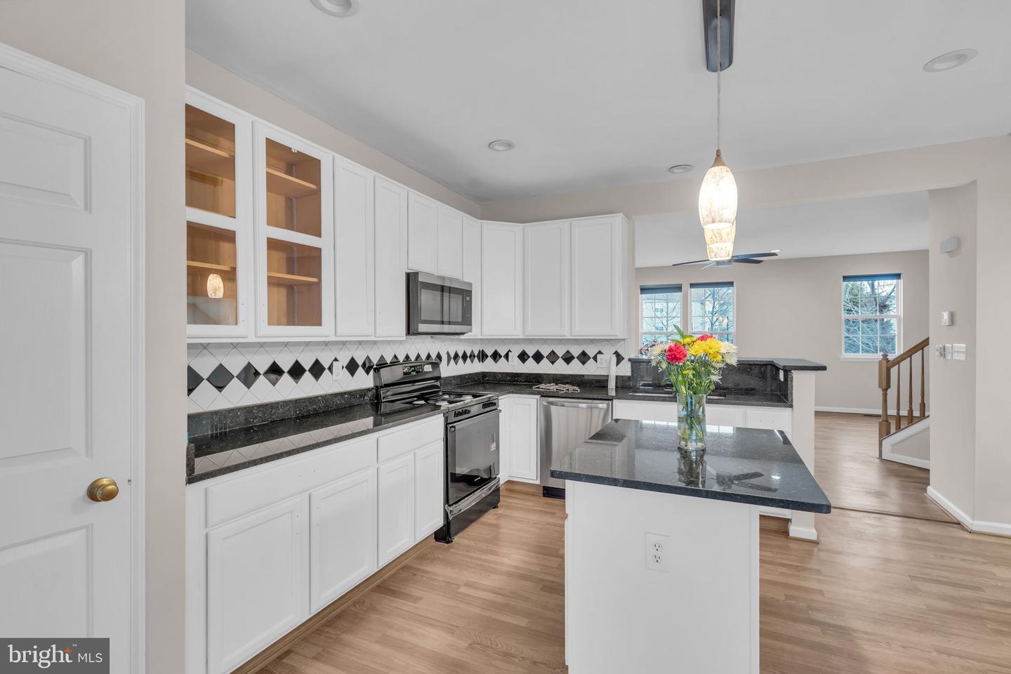 13663 STRATFORD GLEN PL, HERNDON, Virginia 20171, 4 Bedrooms Bedrooms, ,3 BathroomsBathrooms,Residential,For sale,13663 STRATFORD GLEN PL,VAFX2293034 MLS # VAFX2293034