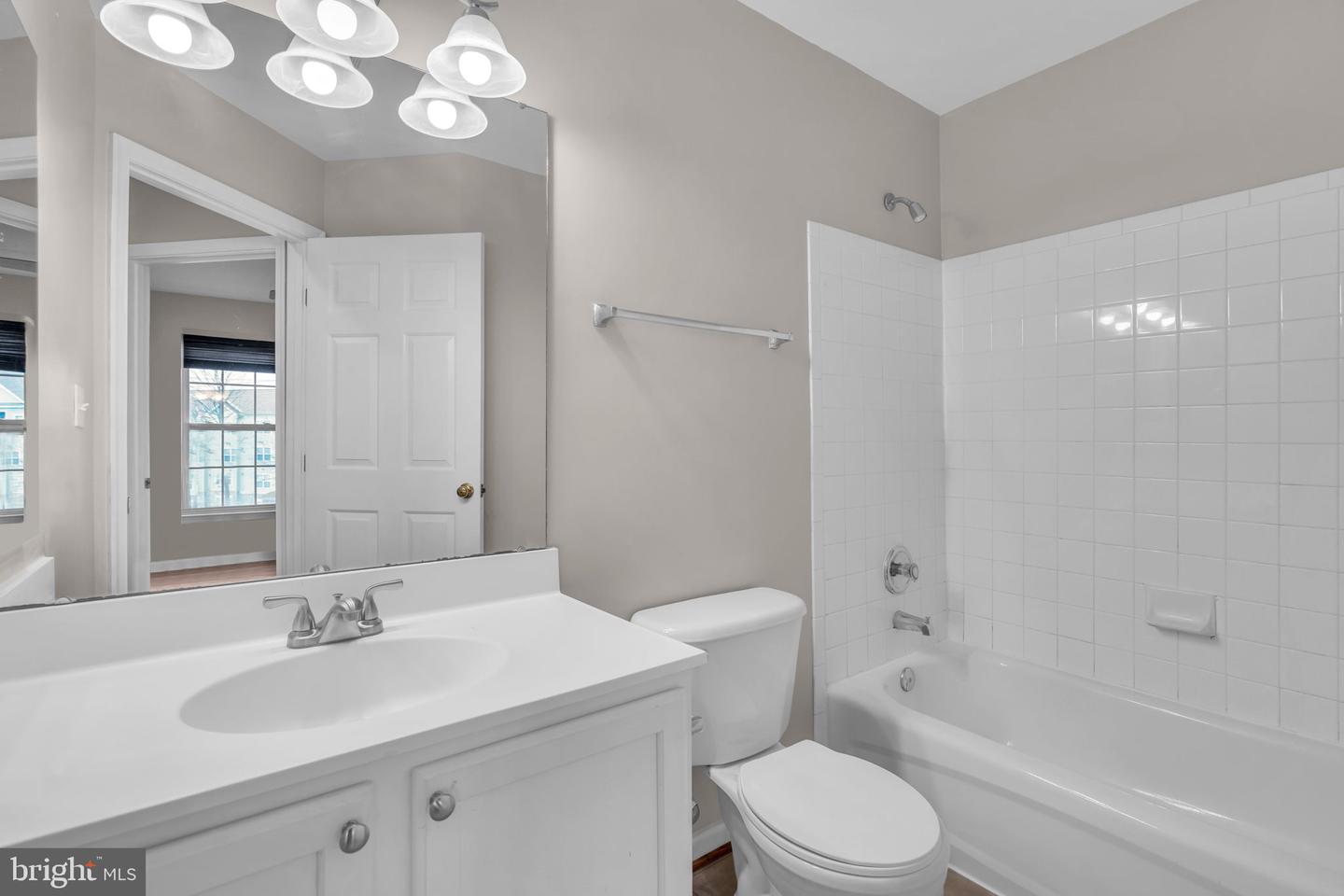 13663 STRATFORD GLEN PL, HERNDON, Virginia 20171, 4 Bedrooms Bedrooms, ,3 BathroomsBathrooms,Residential,For sale,13663 STRATFORD GLEN PL,VAFX2293034 MLS # VAFX2293034