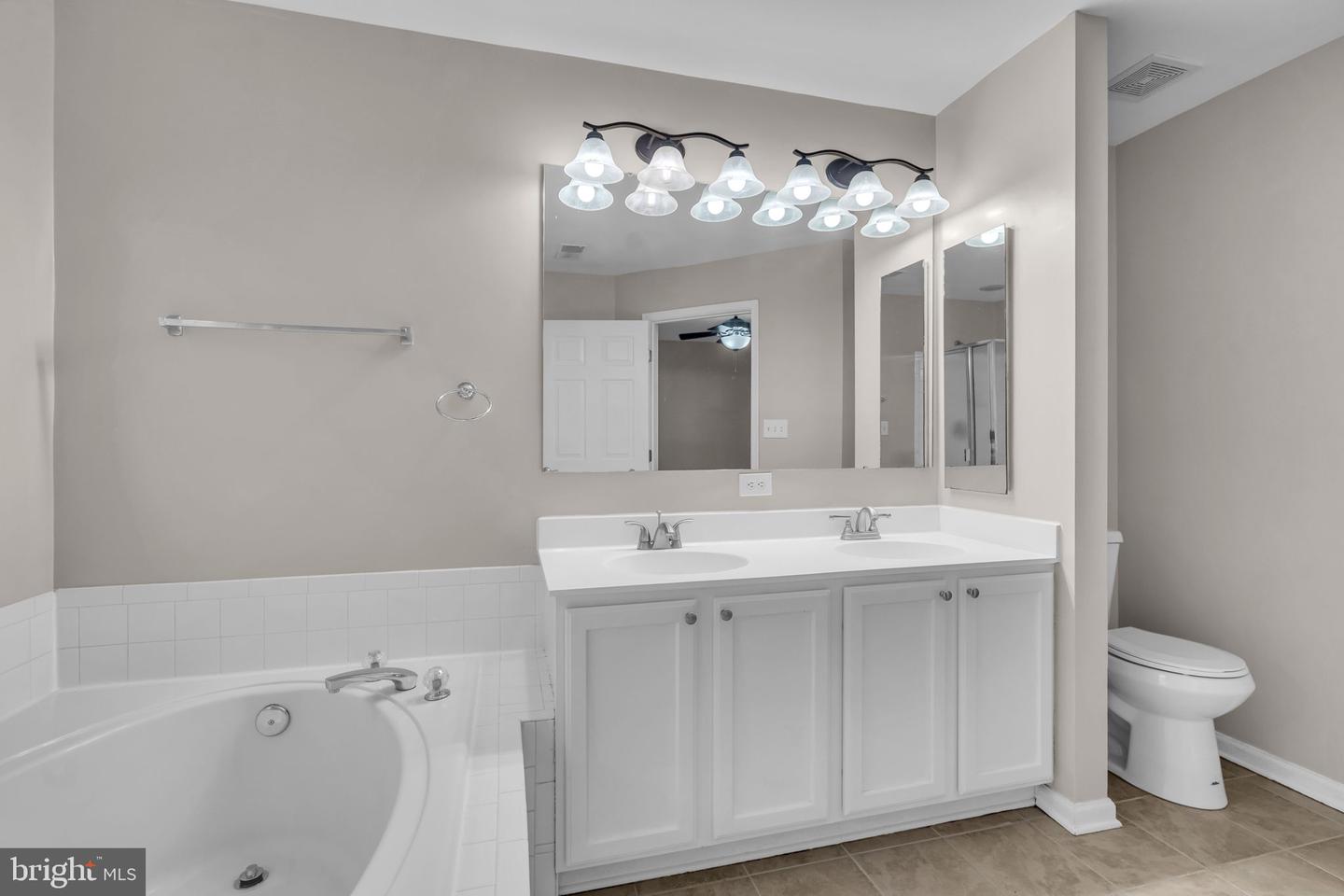 13663 STRATFORD GLEN PL, HERNDON, Virginia 20171, 4 Bedrooms Bedrooms, ,3 BathroomsBathrooms,Residential,For sale,13663 STRATFORD GLEN PL,VAFX2293034 MLS # VAFX2293034