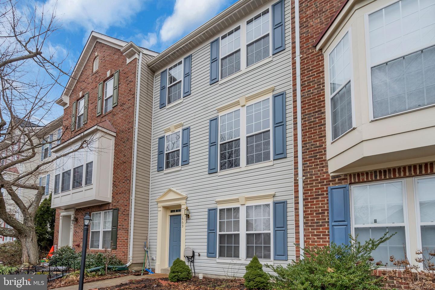 13663 STRATFORD GLEN PL, HERNDON, Virginia 20171, 4 Bedrooms Bedrooms, ,3 BathroomsBathrooms,Residential,For sale,13663 STRATFORD GLEN PL,VAFX2293034 MLS # VAFX2293034