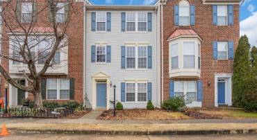 13663 STRATFORD GLEN PL, HERNDON, Virginia 20171, 4 Bedrooms Bedrooms, ,3 BathroomsBathrooms,Residential,For sale,13663 STRATFORD GLEN PL,VAFX2293034 MLS # VAFX2293034