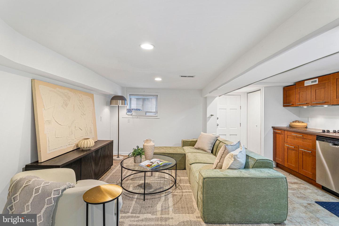 3028 PARK PL NW, WASHINGTON, District Of Columbia 20001, 2 Bedrooms Bedrooms, 2 Rooms Rooms,2 BathroomsBathrooms,Residential,For sale,3028 PARK PL NW,DCDC2248094 MLS # DCDC2248094