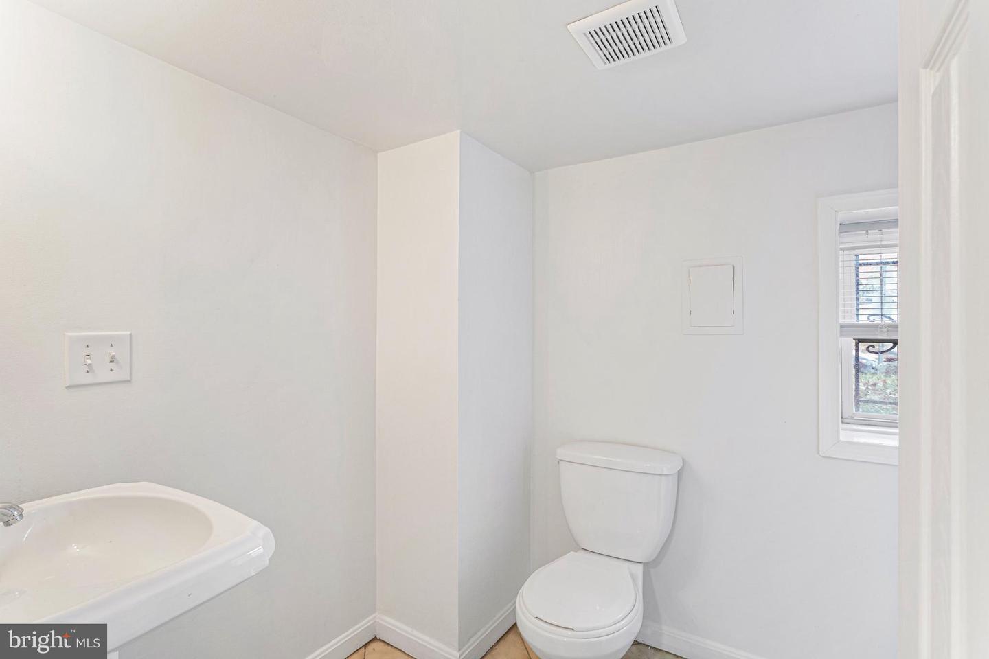 3028 PARK PL NW, WASHINGTON, District Of Columbia 20001, 2 Bedrooms Bedrooms, 2 Rooms Rooms,2 BathroomsBathrooms,Residential,For sale,3028 PARK PL NW,DCDC2248094 MLS # DCDC2248094