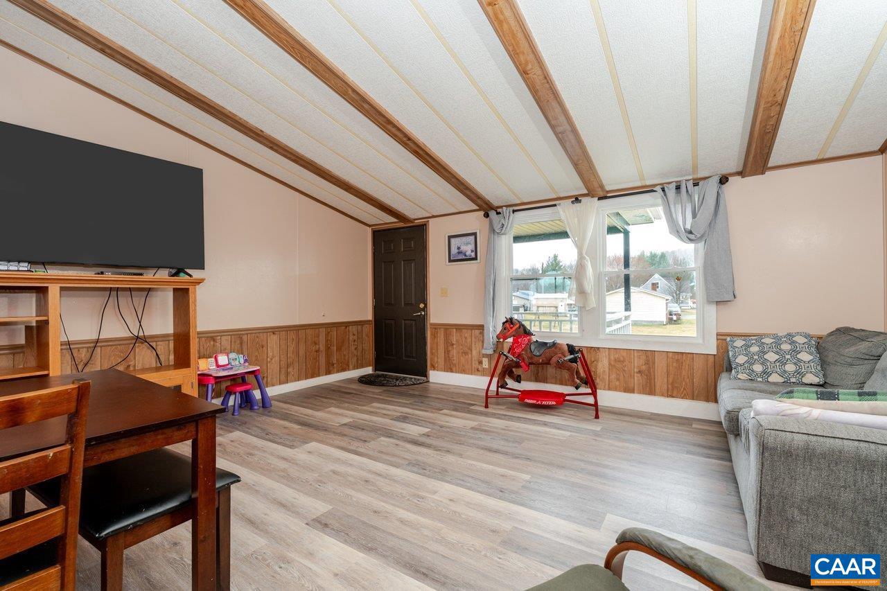 608 5TH ST, GROTTOES, Virginia 24441, 4 Bedrooms Bedrooms, ,2 BathroomsBathrooms,Residential,For sale,608 5TH ST,673744 MLS # 673744