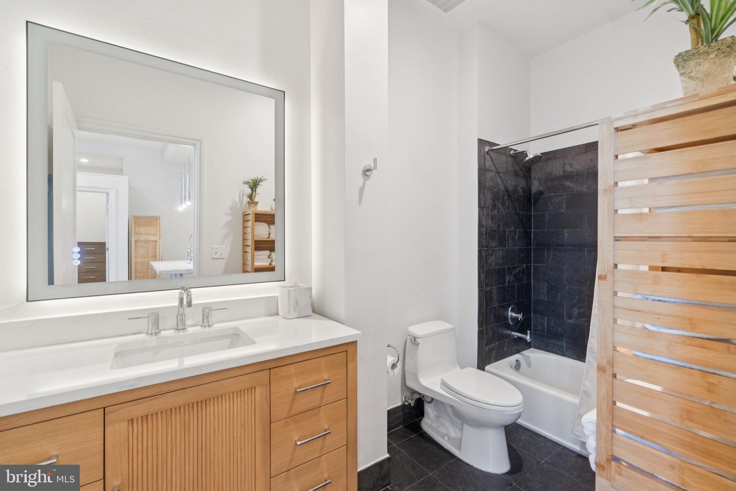 2516 Q ST NW #Q206, WASHINGTON, District Of Columbia 20007, 1 Bedroom Bedrooms, ,1 BathroomBathrooms,Residential,For sale,2516 Q ST NW #Q206,DCDC2248066 MLS # DCDC2248066