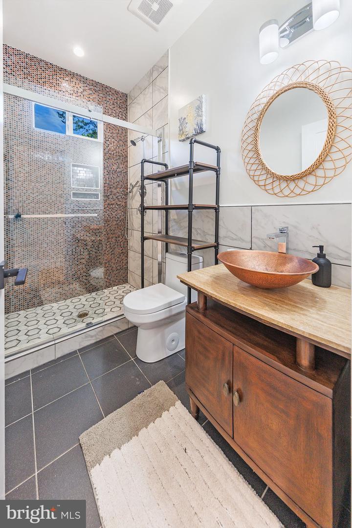 2806 FRANKLIN ST NE, WASHINGTON, District Of Columbia 20018, 6 Bedrooms Bedrooms, ,5 BathroomsBathrooms,Residential,For sale,2806 FRANKLIN ST NE,DCDC2248072 MLS # DCDC2248072