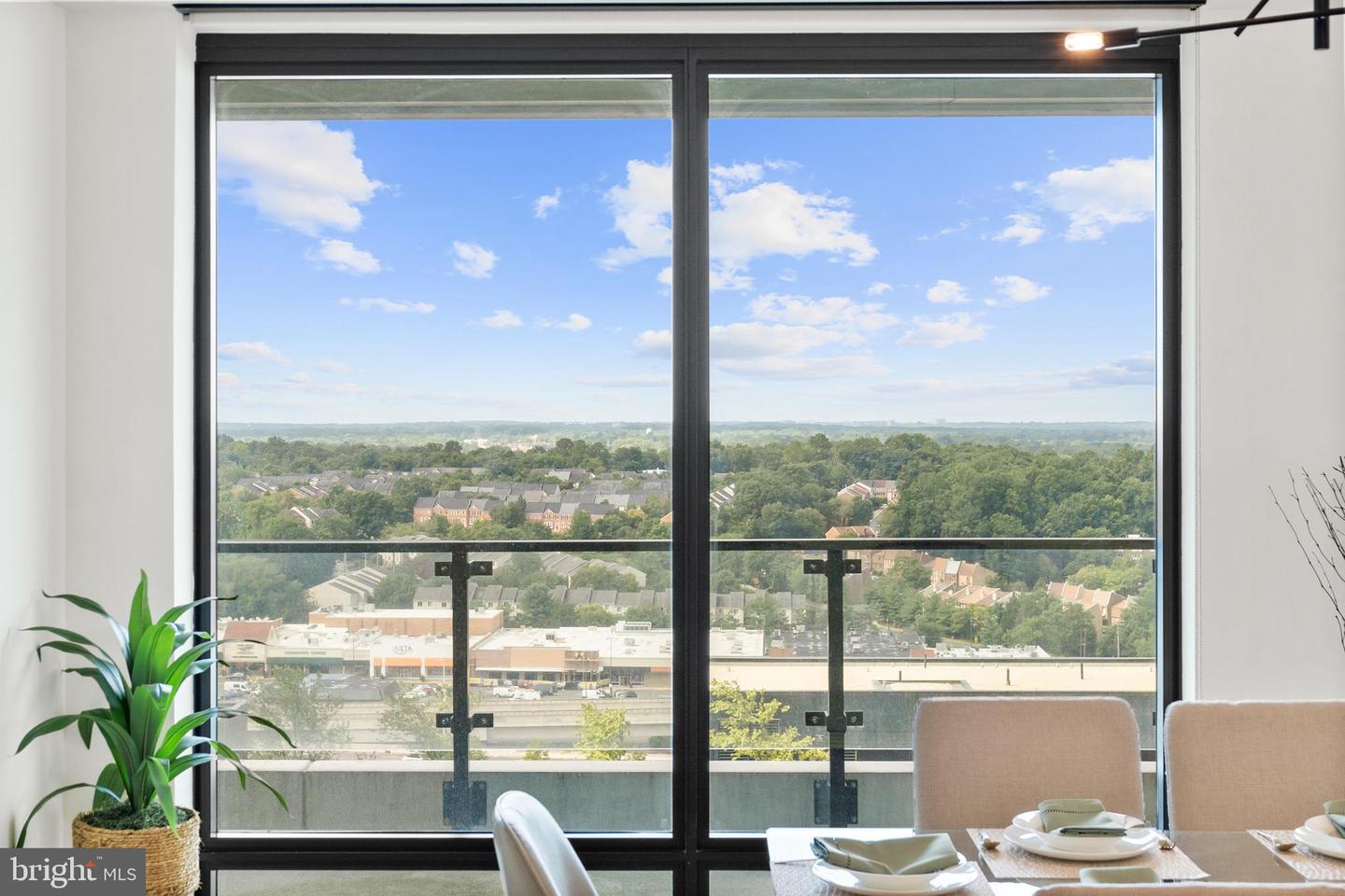 1650 SILVER HILL DR #1206, MCLEAN, Virginia 22102, 2 Bedrooms Bedrooms, ,2 BathroomsBathrooms,Residential,For sale,1650 SILVER HILL DR #1206,VAFX2274300 MLS # VAFX2274300