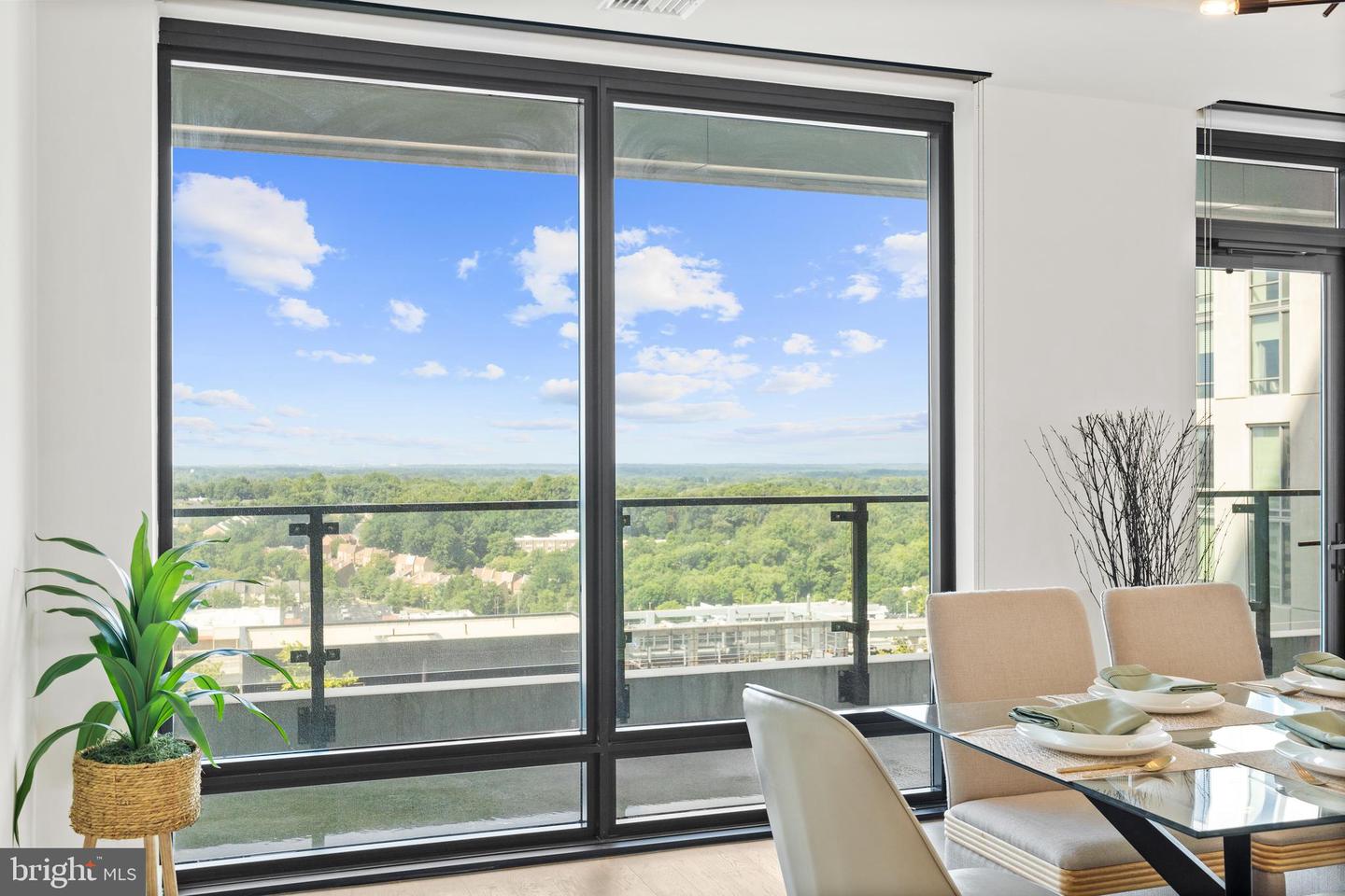 1650 SILVER HILL DR #1206, MCLEAN, Virginia 22102, 2 Bedrooms Bedrooms, ,2 BathroomsBathrooms,Residential,For sale,1650 SILVER HILL DR #1206,VAFX2274300 MLS # VAFX2274300