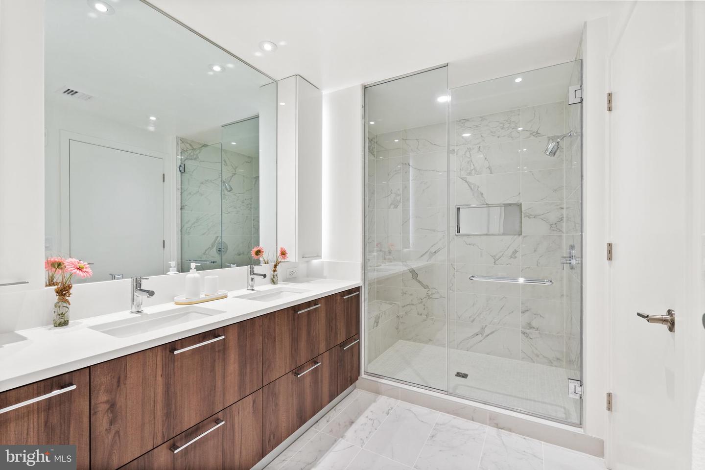 1650 SILVER HILL DR #1206, MCLEAN, Virginia 22102, 2 Bedrooms Bedrooms, ,2 BathroomsBathrooms,Residential,For sale,1650 SILVER HILL DR #1206,VAFX2274300 MLS # VAFX2274300