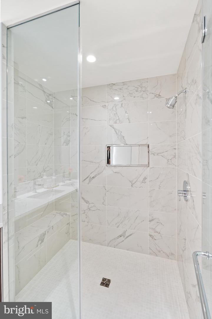 1650 SILVER HILL DR #1206, MCLEAN, Virginia 22102, 2 Bedrooms Bedrooms, ,2 BathroomsBathrooms,Residential,For sale,1650 SILVER HILL DR #1206,VAFX2274300 MLS # VAFX2274300