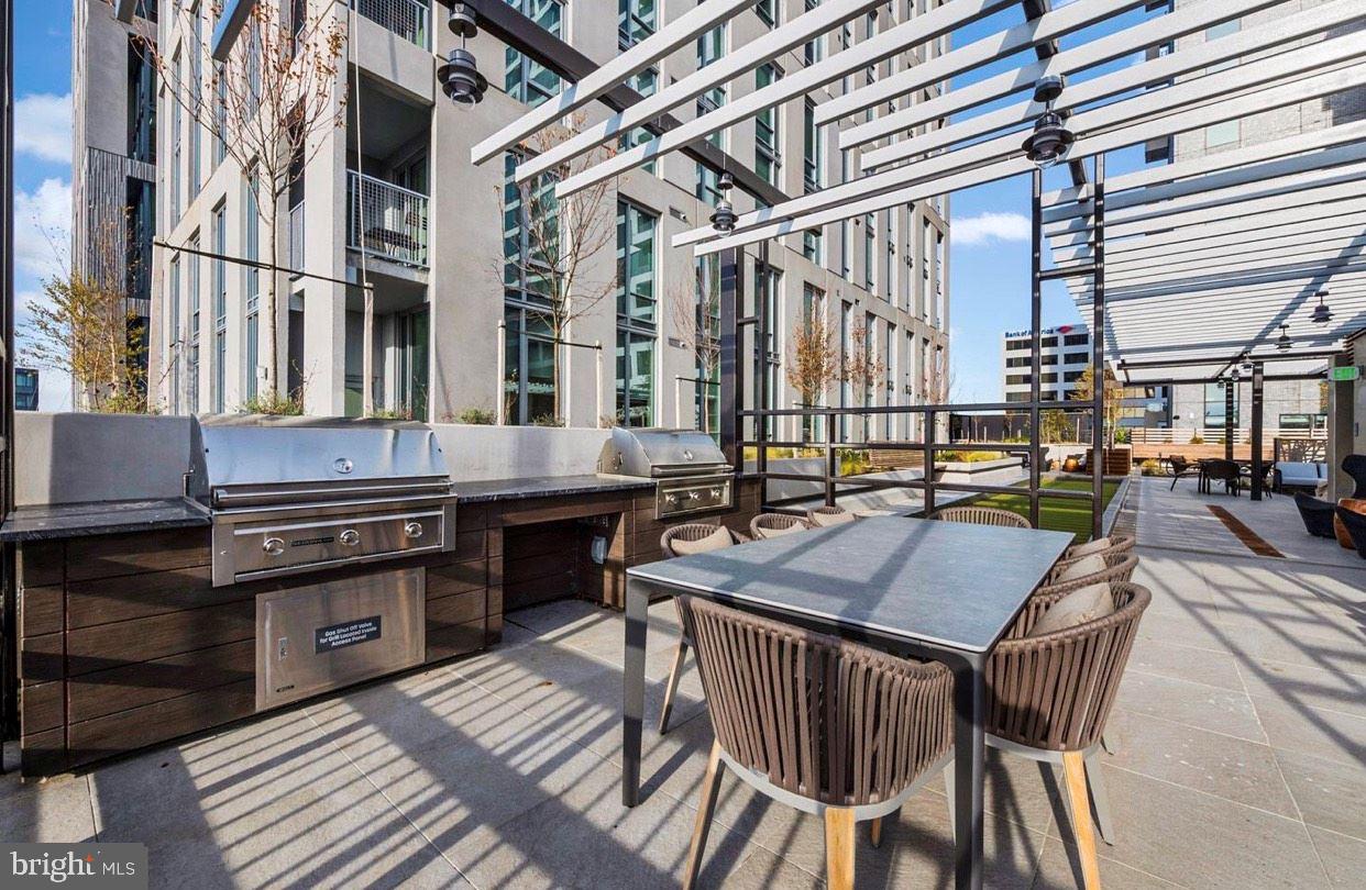 1650 SILVER HILL DR #1206, MCLEAN, Virginia 22102, 2 Bedrooms Bedrooms, ,2 BathroomsBathrooms,Residential,For sale,1650 SILVER HILL DR #1206,VAFX2274300 MLS # VAFX2274300