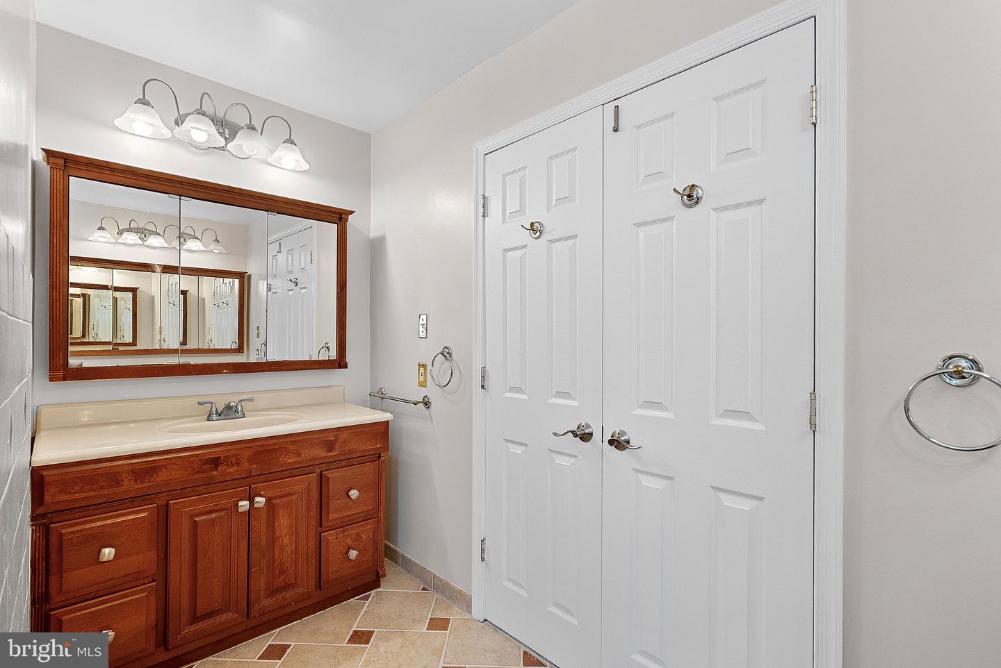 312 RIDING TRAIL CT NW, LEESBURG, Virginia 20176, 5 Bedrooms Bedrooms, ,3 BathroomsBathrooms,Residential,For sale,312 RIDING TRAIL CT NW,VALO2110410 MLS # VALO2110410