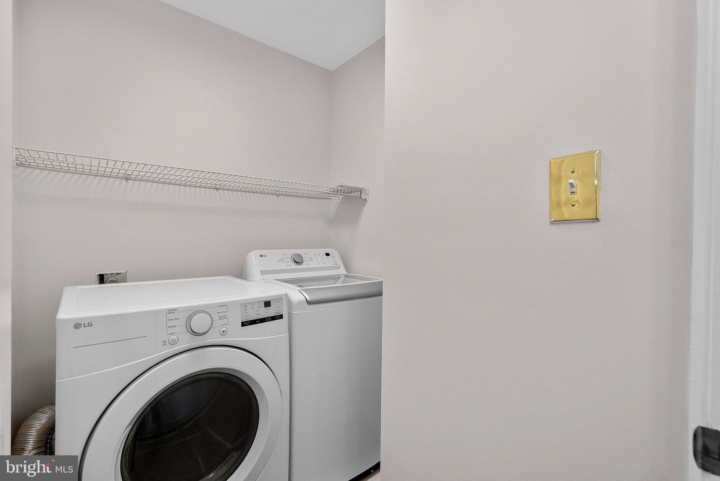 312 RIDING TRAIL CT NW, LEESBURG, Virginia 20176, 5 Bedrooms Bedrooms, ,3 BathroomsBathrooms,Residential,For sale,312 RIDING TRAIL CT NW,VALO2110410 MLS # VALO2110410