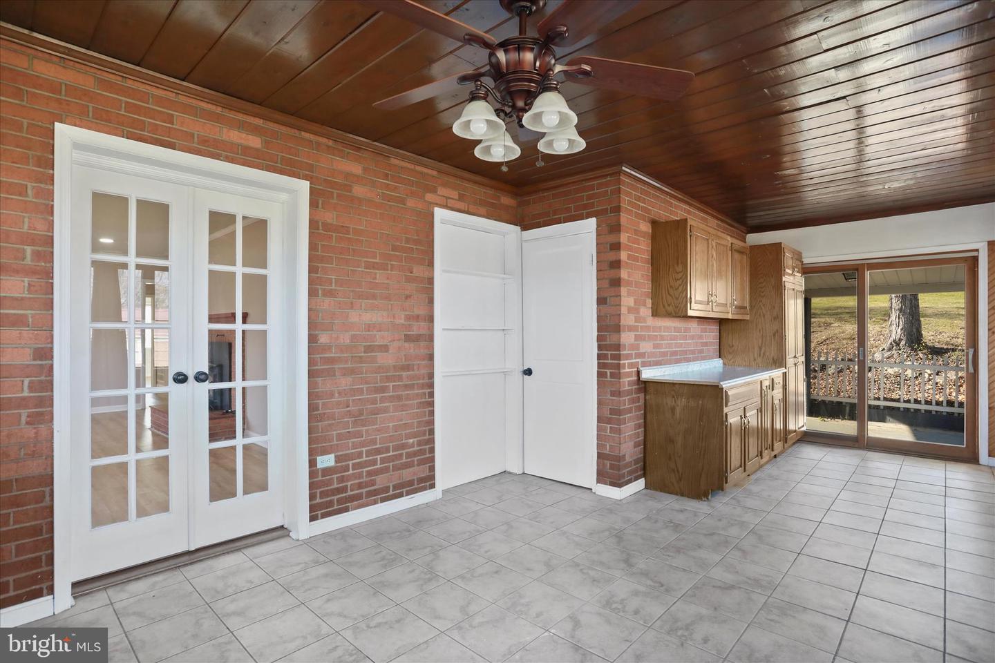 508 MASSANUTTEN HTS, WOODSTOCK, Virginia 22664, 4 Bedrooms Bedrooms, 10 Rooms Rooms,2 BathroomsBathrooms,Residential,For sale,508 MASSANUTTEN HTS,VASH2013024 MLS # VASH2013024 508 MASSANUTTEN HTS, WOODSTOCK, Virginia 22664, 4 Bedrooms Bedrooms, 10 Rooms Rooms,2 BathroomsBathrooms,Residential,For sale,508 MASSANUTTEN HTS,VASH2013024 MLS # VASH2013024