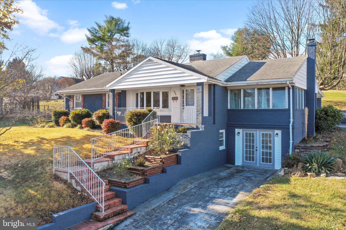 508 MASSANUTTEN HTS, WOODSTOCK, Virginia 22664, 4 Bedrooms Bedrooms, 10 Rooms Rooms,2 BathroomsBathrooms,Residential,For sale,508 MASSANUTTEN HTS,VASH2013024 MLS # VASH2013024 508 MASSANUTTEN HTS, WOODSTOCK, Virginia 22664, 4 Bedrooms Bedrooms, 10 Rooms Rooms,2 BathroomsBathrooms,Residential,For sale,508 MASSANUTTEN HTS,VASH2013024 MLS # VASH2013024