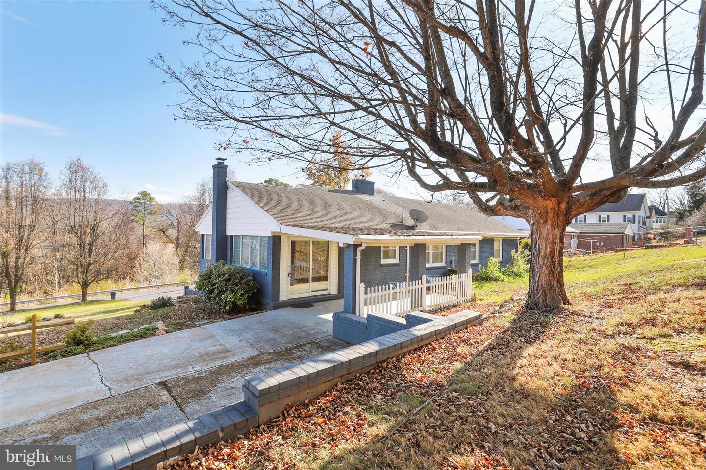 508 MASSANUTTEN HTS, WOODSTOCK, Virginia 22664, 4 Bedrooms Bedrooms, 10 Rooms Rooms,2 BathroomsBathrooms,Residential,For sale,508 MASSANUTTEN HTS,VASH2013024 MLS # VASH2013024 508 MASSANUTTEN HTS, WOODSTOCK, Virginia 22664, 4 Bedrooms Bedrooms, 10 Rooms Rooms,2 BathroomsBathrooms,Residential,For sale,508 MASSANUTTEN HTS,VASH2013024 MLS # VASH2013024