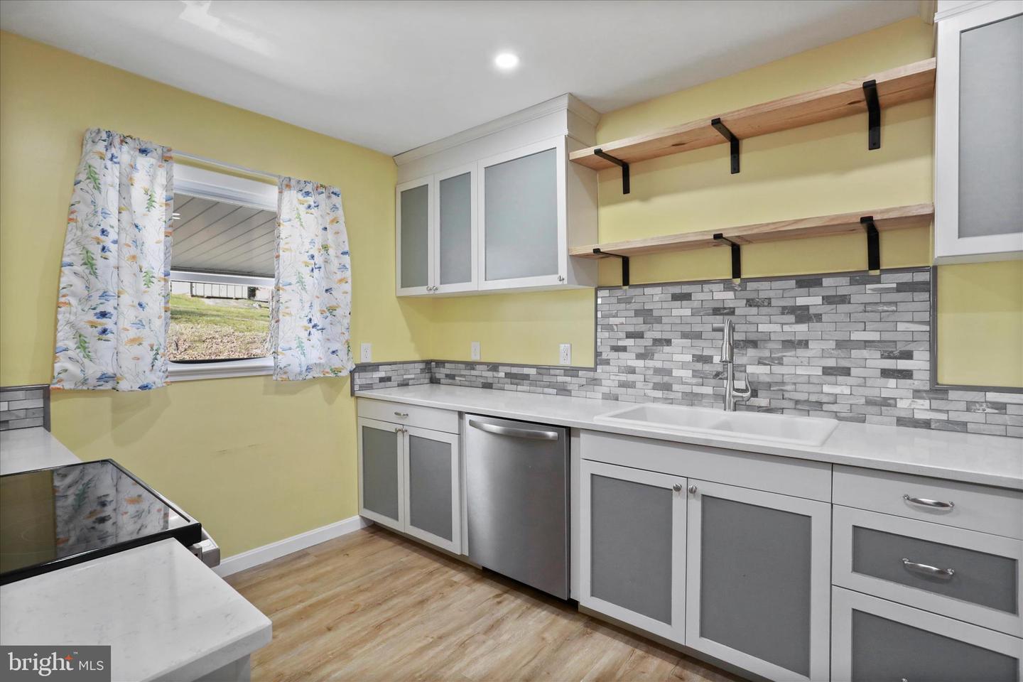 508 MASSANUTTEN HTS, WOODSTOCK, Virginia 22664, 4 Bedrooms Bedrooms, 10 Rooms Rooms,2 BathroomsBathrooms,Residential,For sale,508 MASSANUTTEN HTS,VASH2013024 MLS # VASH2013024 508 MASSANUTTEN HTS, WOODSTOCK, Virginia 22664, 4 Bedrooms Bedrooms, 10 Rooms Rooms,2 BathroomsBathrooms,Residential,For sale,508 MASSANUTTEN HTS,VASH2013024 MLS # VASH2013024