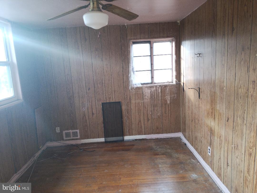 38 SHERIDAN ST NE, WASHINGTON, District Of Columbia 20011, 3 Bedrooms Bedrooms, 6 Rooms Rooms,1 BathroomBathrooms,Residential,For sale,38 SHERIDAN ST NE,DCDC2241724 MLS # DCDC2241724