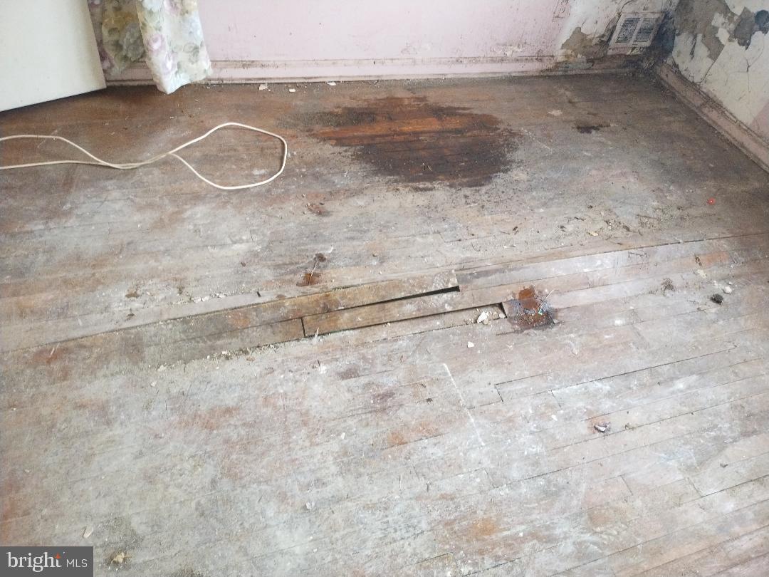 38 SHERIDAN ST NE, WASHINGTON, District Of Columbia 20011, 3 Bedrooms Bedrooms, 6 Rooms Rooms,1 BathroomBathrooms,Residential,For sale,38 SHERIDAN ST NE,DCDC2241724 MLS # DCDC2241724