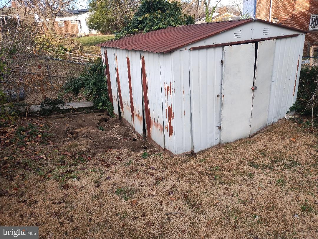 38 SHERIDAN ST NE, WASHINGTON, District Of Columbia 20011, 3 Bedrooms Bedrooms, 6 Rooms Rooms,1 BathroomBathrooms,Residential,For sale,38 SHERIDAN ST NE,DCDC2241724 MLS # DCDC2241724