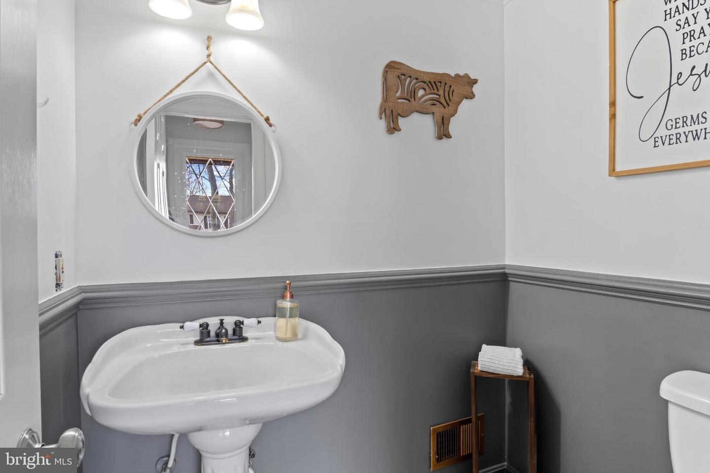 15500 LAUREL RIDGE RD, DUMFRIES, Virginia 22025, 3 Bedrooms Bedrooms, 13 Rooms Rooms,3 BathroomsBathrooms,Residential,For sale,15500 LAUREL RIDGE RD,VAPW2110866 MLS # VAPW2110866