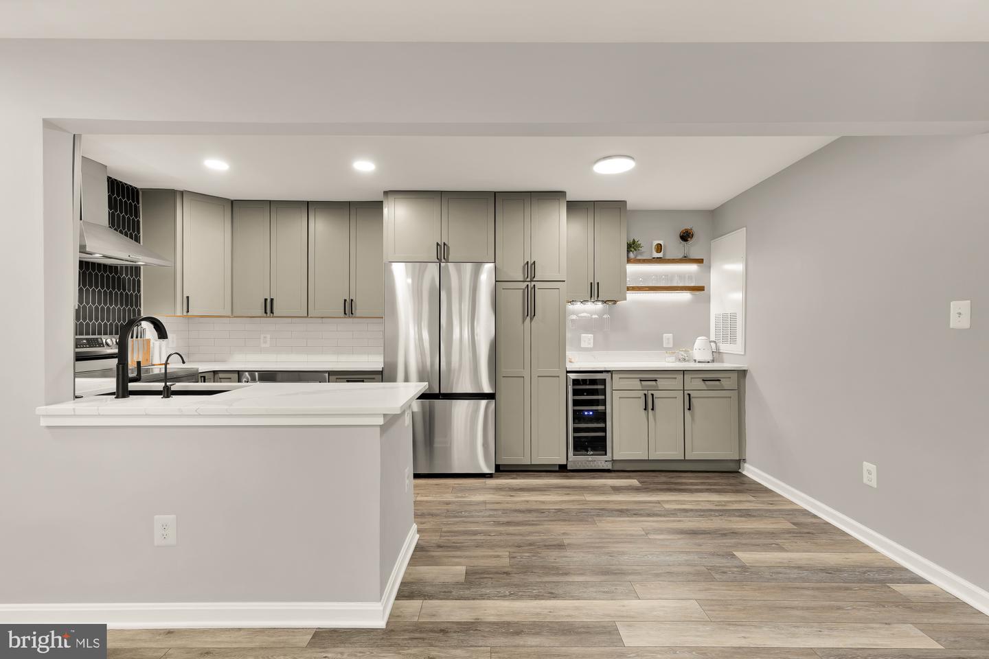 2221 LOVEDALE LN #202B, RESTON, Virginia 20191, 2 Bedrooms Bedrooms, ,1 BathroomBathrooms,Residential,For sale,2221 LOVEDALE LN #202B,VAFX2289828 MLS # VAFX2289828