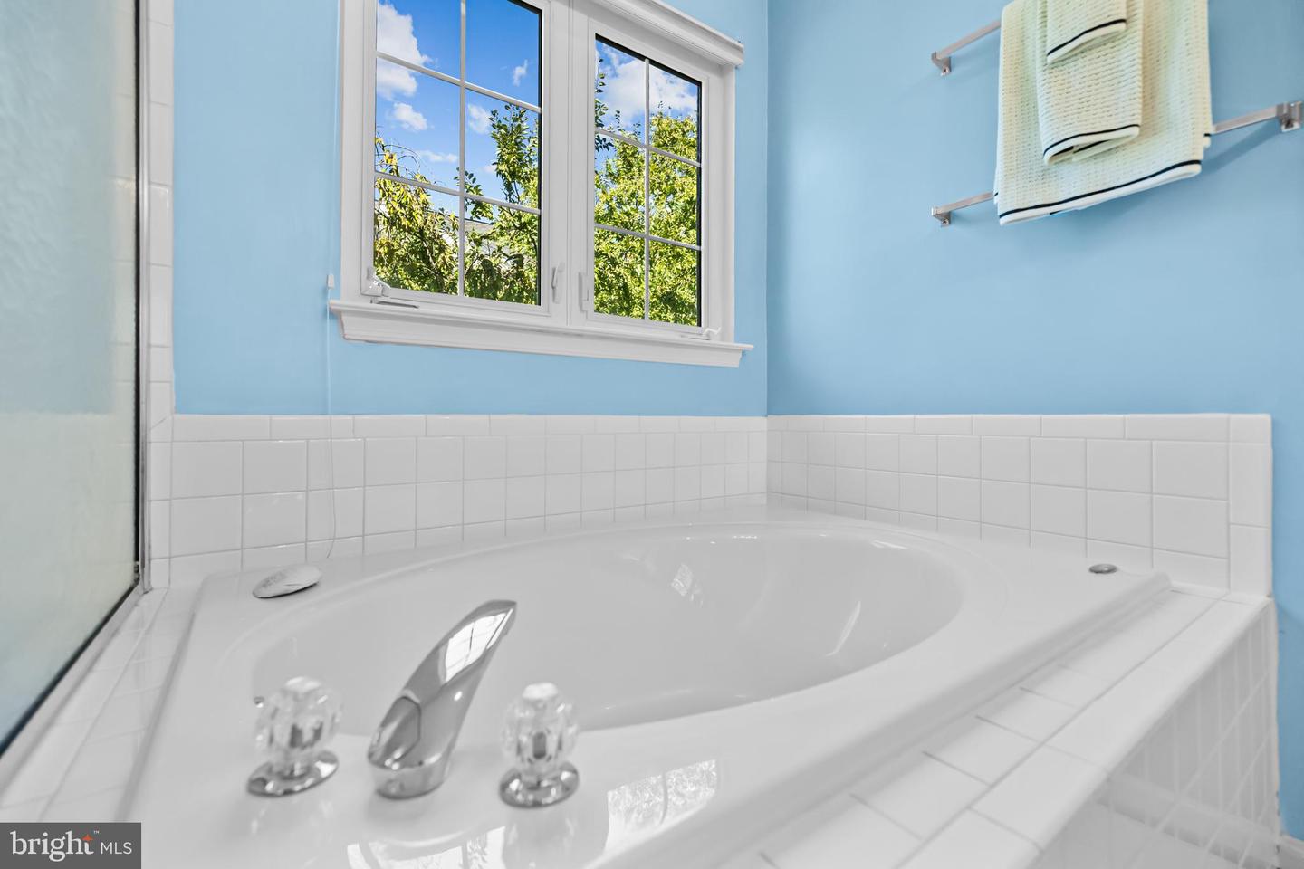 4925 WAPLE LN, ALEXANDRIA, Virginia 22304, 3 Bedrooms Bedrooms, ,2 BathroomsBathrooms,Residential,For sale,4925 WAPLE LN,VAAX2054158 MLS # VAAX2054158