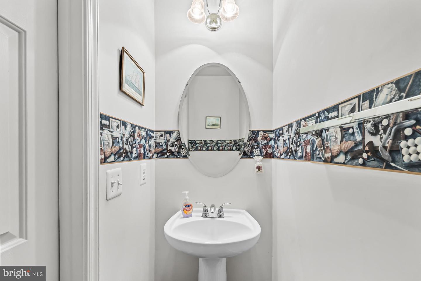 4925 WAPLE LN, ALEXANDRIA, Virginia 22304, 3 Bedrooms Bedrooms, ,2 BathroomsBathrooms,Residential,For sale,4925 WAPLE LN,VAAX2054158 MLS # VAAX2054158