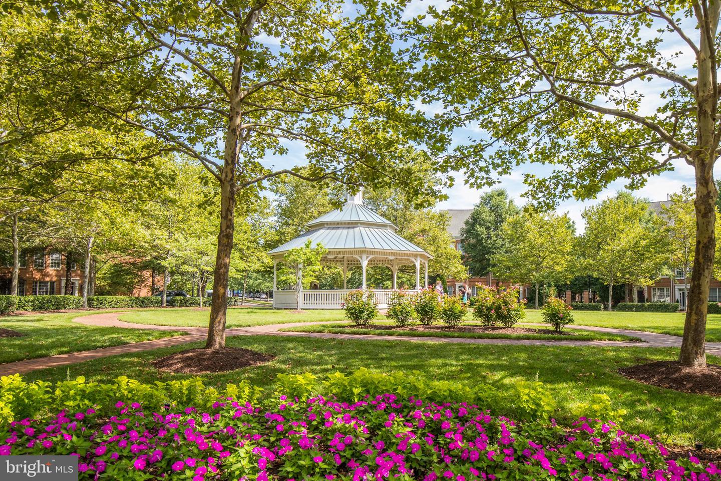 4925 WAPLE LN, ALEXANDRIA, Virginia 22304, 3 Bedrooms Bedrooms, ,2 BathroomsBathrooms,Residential,For sale,4925 WAPLE LN,VAAX2054158 MLS # VAAX2054158