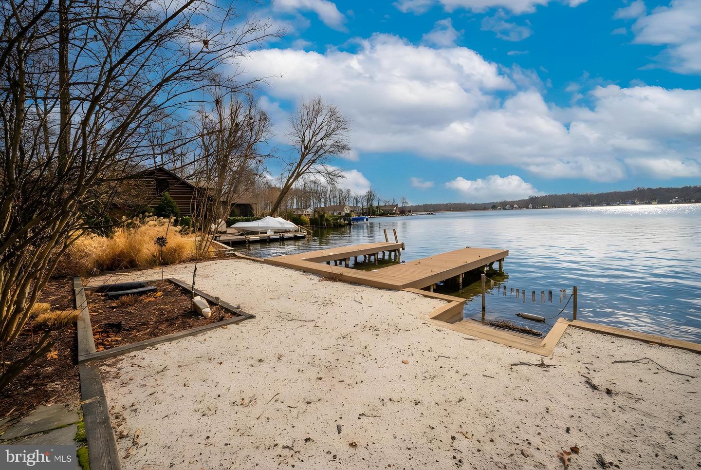 221 WAKEFIELD DR, LOCUST GROVE, Virginia 22508, 5 Bedrooms Bedrooms, 13 Rooms Rooms,3 BathroomsBathrooms,Residential,For sale,221 WAKEFIELD DR,VAOR2013346 MLS # VAOR2013346