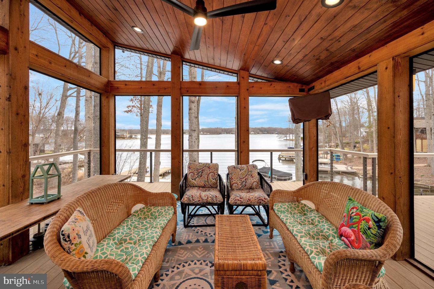 221 WAKEFIELD DR, LOCUST GROVE, Virginia 22508, 5 Bedrooms Bedrooms, 13 Rooms Rooms,3 BathroomsBathrooms,Residential,For sale,221 WAKEFIELD DR,VAOR2013346 MLS # VAOR2013346