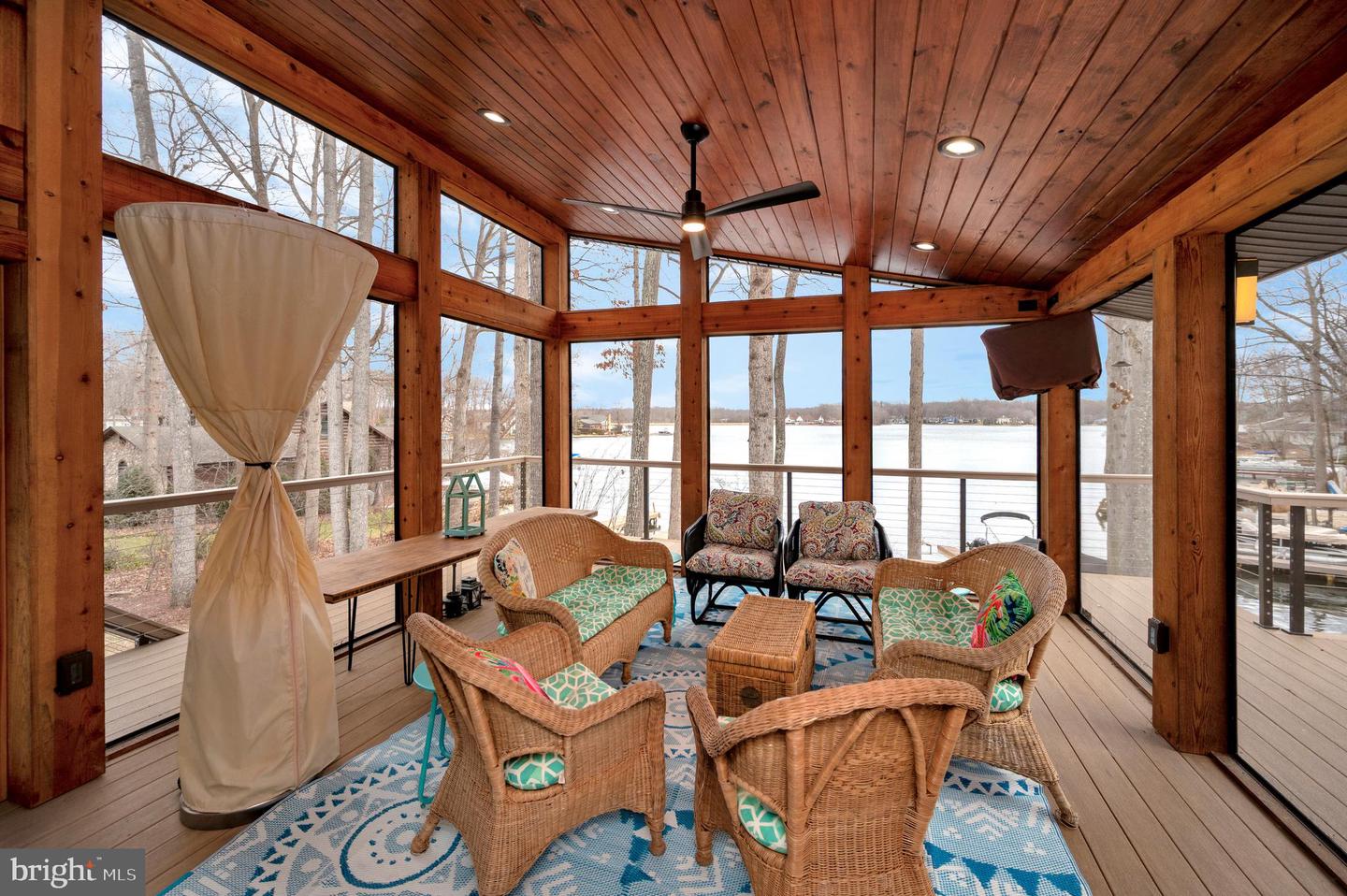 221 WAKEFIELD DR, LOCUST GROVE, Virginia 22508, 5 Bedrooms Bedrooms, 13 Rooms Rooms,3 BathroomsBathrooms,Residential,For sale,221 WAKEFIELD DR,VAOR2013346 MLS # VAOR2013346