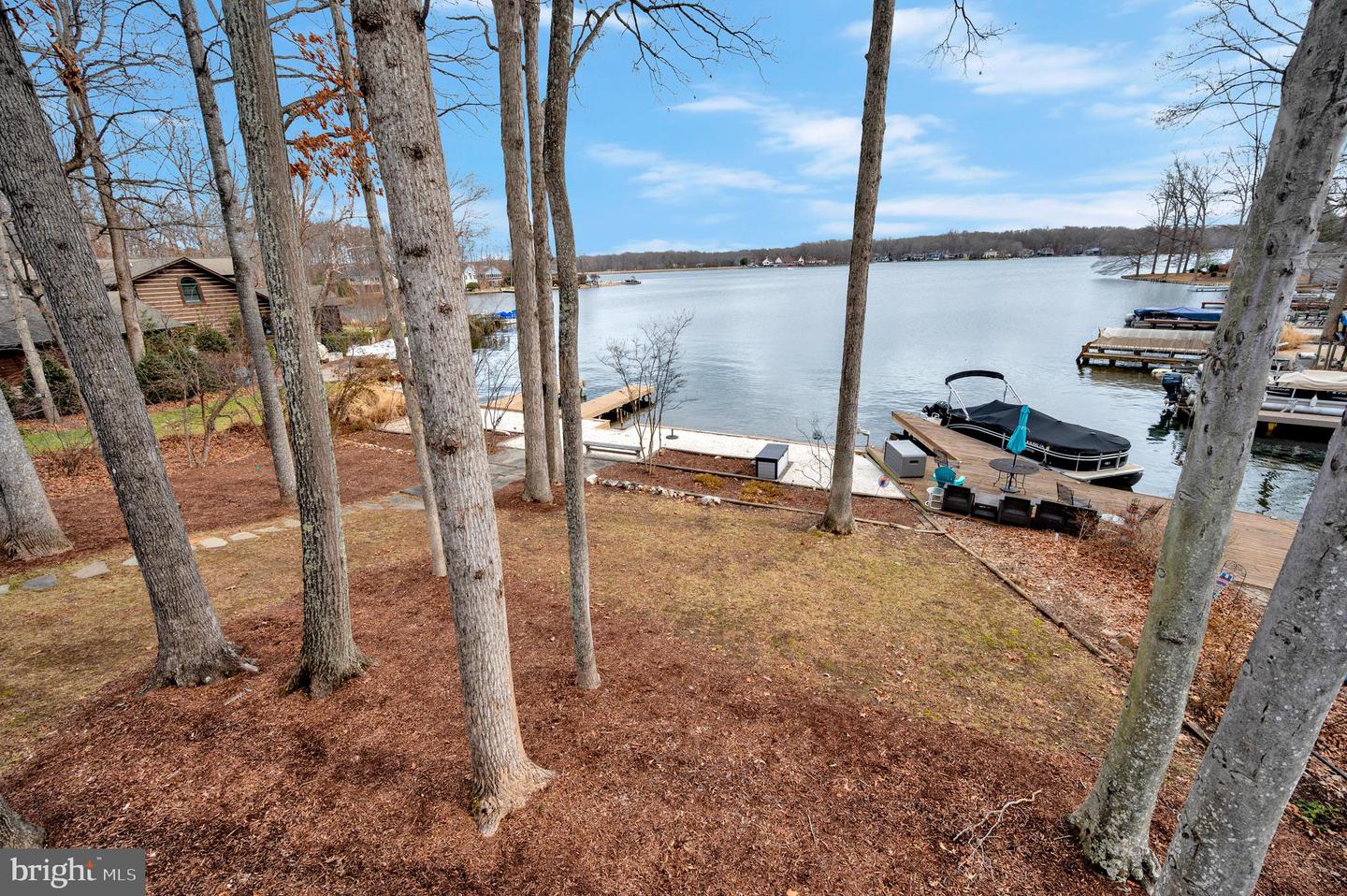 221 WAKEFIELD DR, LOCUST GROVE, Virginia 22508, 5 Bedrooms Bedrooms, 13 Rooms Rooms,3 BathroomsBathrooms,Residential,For sale,221 WAKEFIELD DR,VAOR2013346 MLS # VAOR2013346