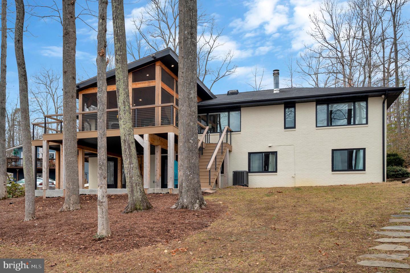 221 WAKEFIELD DR, LOCUST GROVE, Virginia 22508, 5 Bedrooms Bedrooms, 13 Rooms Rooms,3 BathroomsBathrooms,Residential,For sale,221 WAKEFIELD DR,VAOR2013346 MLS # VAOR2013346