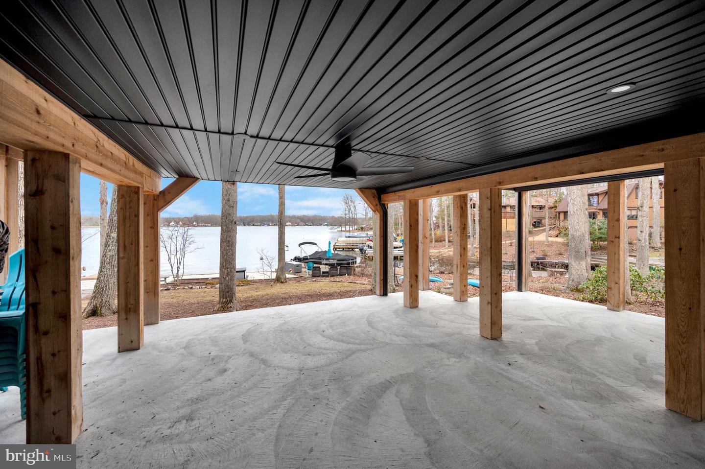 221 WAKEFIELD DR, LOCUST GROVE, Virginia 22508, 5 Bedrooms Bedrooms, 13 Rooms Rooms,3 BathroomsBathrooms,Residential,For sale,221 WAKEFIELD DR,VAOR2013346 MLS # VAOR2013346