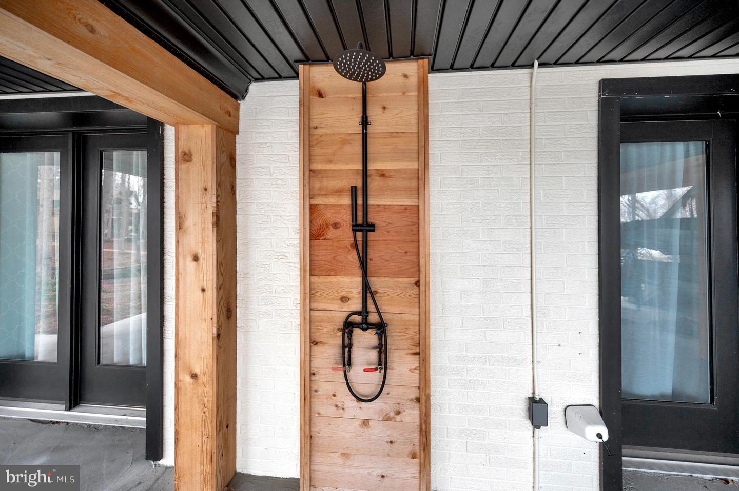 221 WAKEFIELD DR, LOCUST GROVE, Virginia 22508, 5 Bedrooms Bedrooms, 13 Rooms Rooms,3 BathroomsBathrooms,Residential,For sale,221 WAKEFIELD DR,VAOR2013346 MLS # VAOR2013346