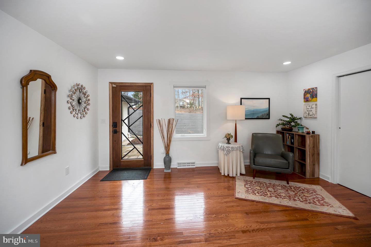 221 WAKEFIELD DR, LOCUST GROVE, Virginia 22508, 5 Bedrooms Bedrooms, 13 Rooms Rooms,3 BathroomsBathrooms,Residential,For sale,221 WAKEFIELD DR,VAOR2013346 MLS # VAOR2013346