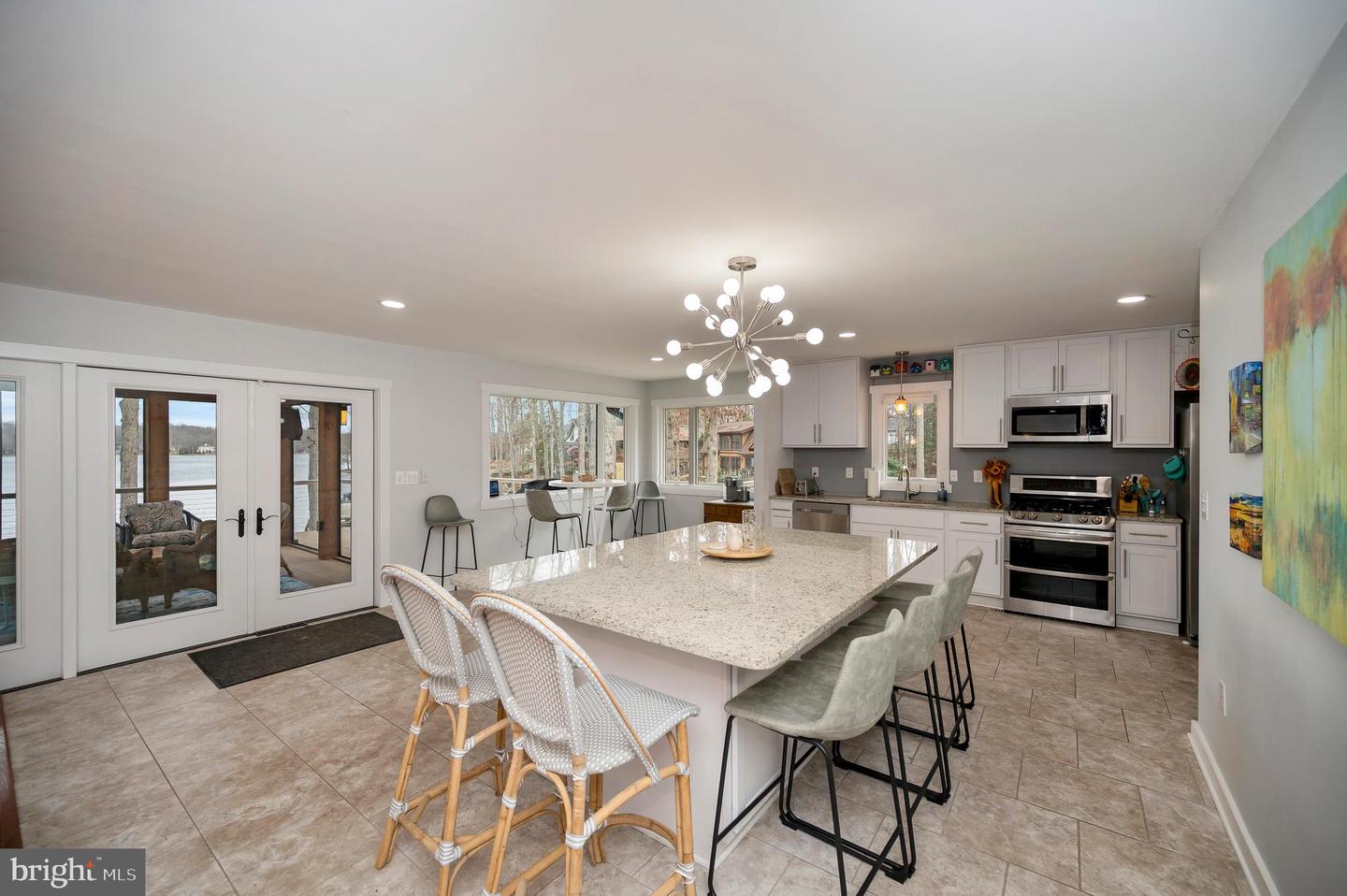 221 WAKEFIELD DR, LOCUST GROVE, Virginia 22508, 5 Bedrooms Bedrooms, 13 Rooms Rooms,3 BathroomsBathrooms,Residential,For sale,221 WAKEFIELD DR,VAOR2013346 MLS # VAOR2013346