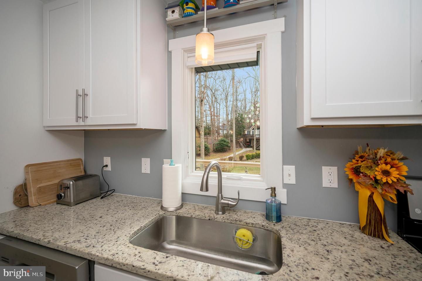 221 WAKEFIELD DR, LOCUST GROVE, Virginia 22508, 5 Bedrooms Bedrooms, 13 Rooms Rooms,3 BathroomsBathrooms,Residential,For sale,221 WAKEFIELD DR,VAOR2013346 MLS # VAOR2013346