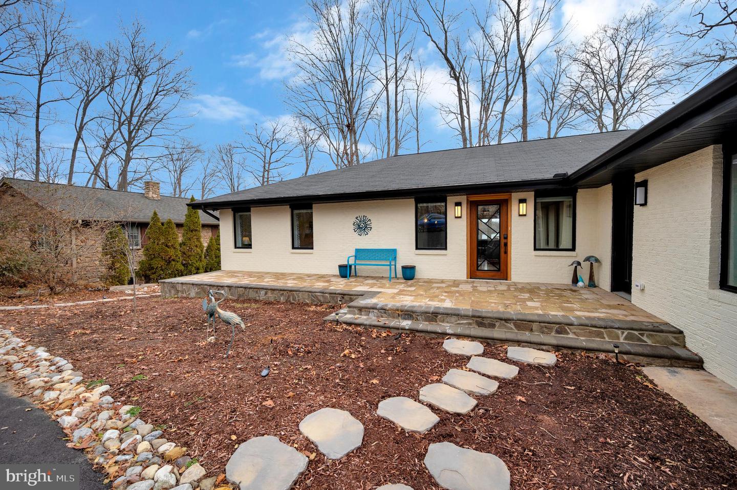 221 WAKEFIELD DR, LOCUST GROVE, Virginia 22508, 5 Bedrooms Bedrooms, 13 Rooms Rooms,3 BathroomsBathrooms,Residential,For sale,221 WAKEFIELD DR,VAOR2013346 MLS # VAOR2013346