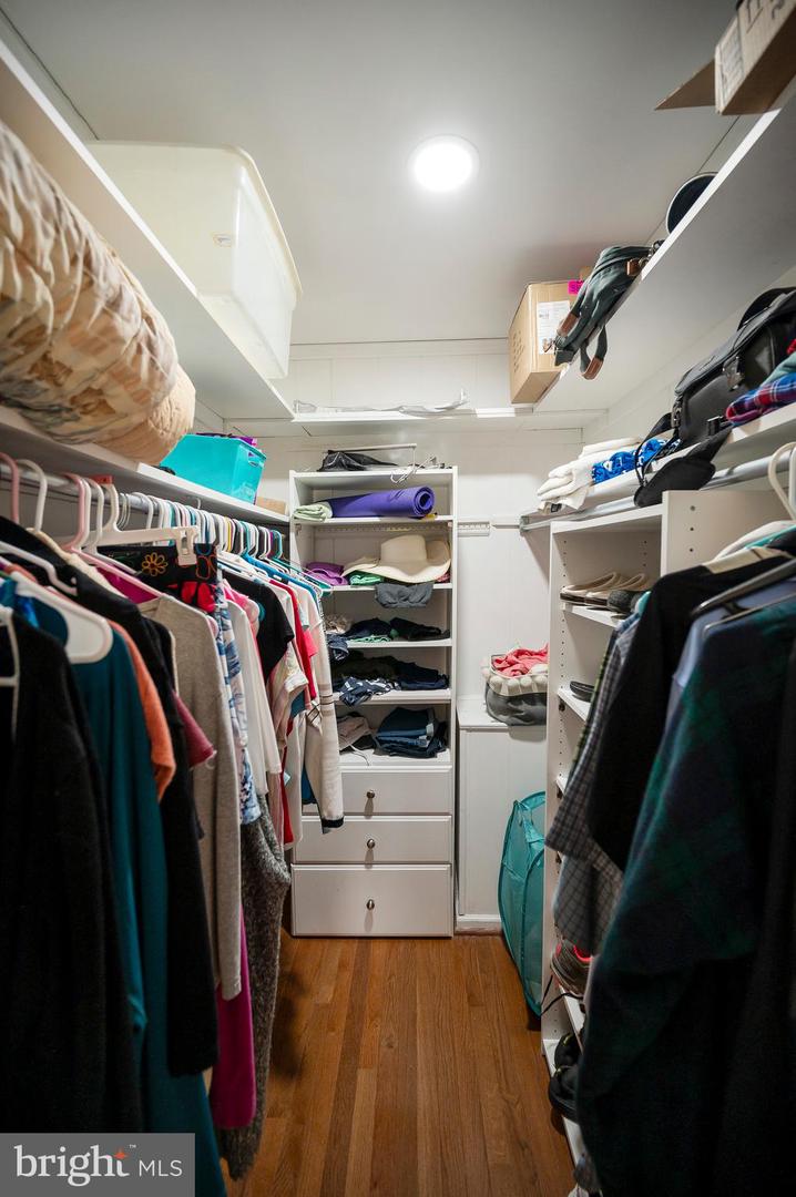 221 WAKEFIELD DR, LOCUST GROVE, Virginia 22508, 5 Bedrooms Bedrooms, 13 Rooms Rooms,3 BathroomsBathrooms,Residential,For sale,221 WAKEFIELD DR,VAOR2013346 MLS # VAOR2013346