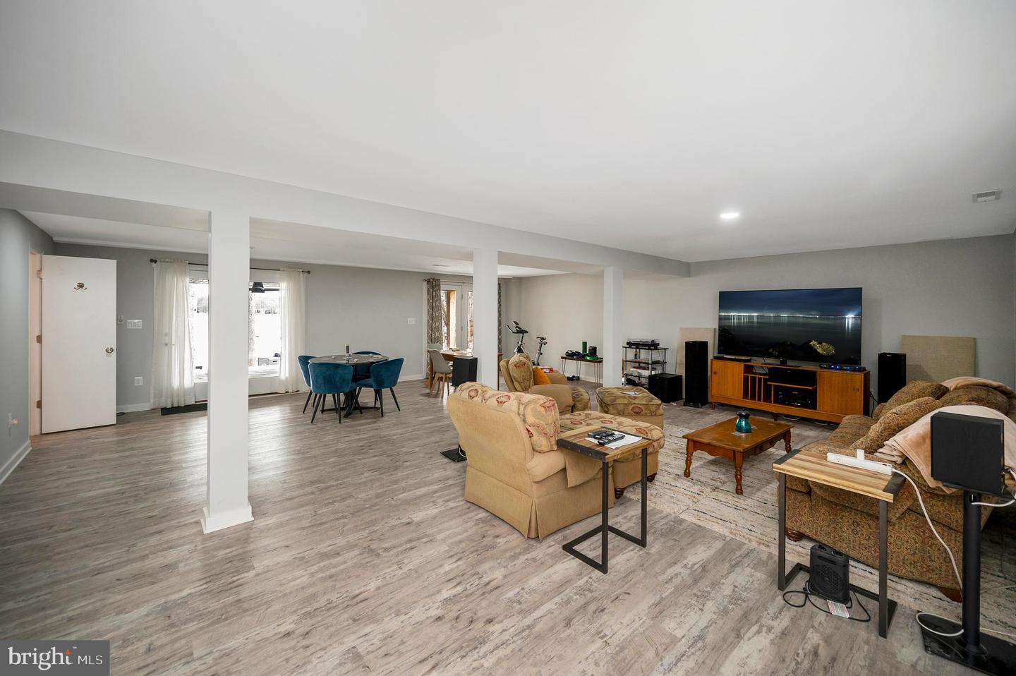 221 WAKEFIELD DR, LOCUST GROVE, Virginia 22508, 5 Bedrooms Bedrooms, 13 Rooms Rooms,3 BathroomsBathrooms,Residential,For sale,221 WAKEFIELD DR,VAOR2013346 MLS # VAOR2013346