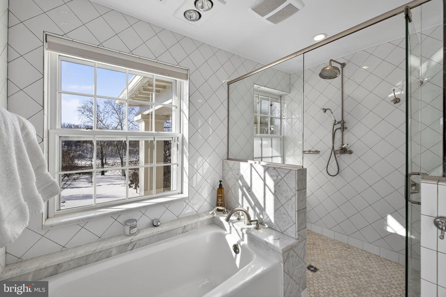 100 COUNTRY CLUB CIR, WINCHESTER, Virginia 22602, 5 Bedrooms Bedrooms, ,4 BathroomsBathrooms,Residential,For sale,100 COUNTRY CLUB CIR,VAFV2039762 MLS # VAFV2039762