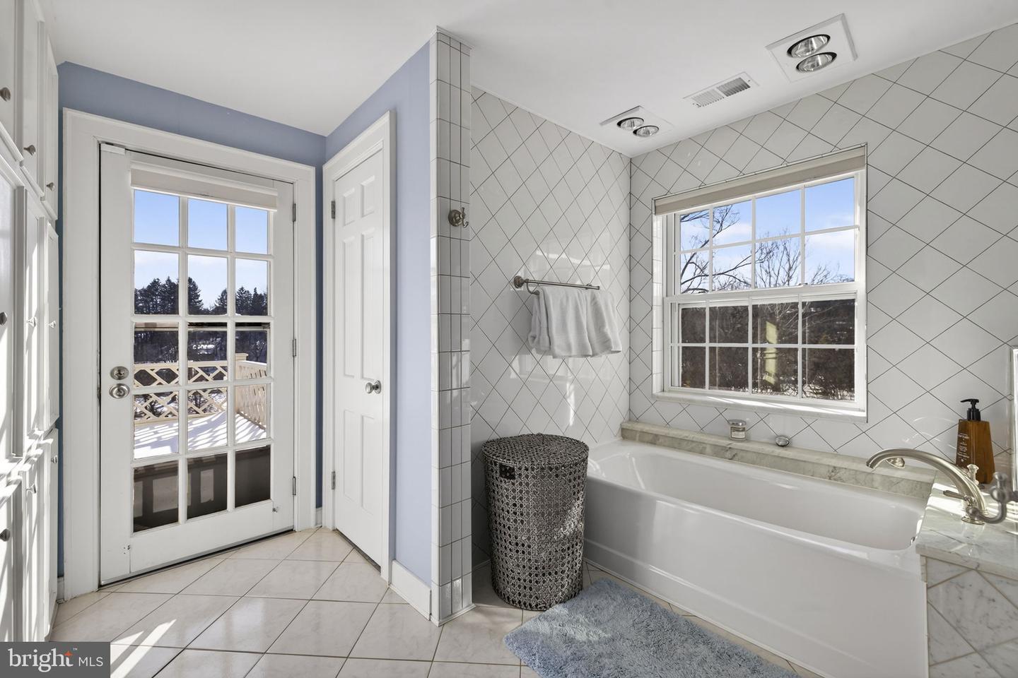 100 COUNTRY CLUB CIR, WINCHESTER, Virginia 22602, 5 Bedrooms Bedrooms, ,4 BathroomsBathrooms,Residential,For sale,100 COUNTRY CLUB CIR,VAFV2039762 MLS # VAFV2039762