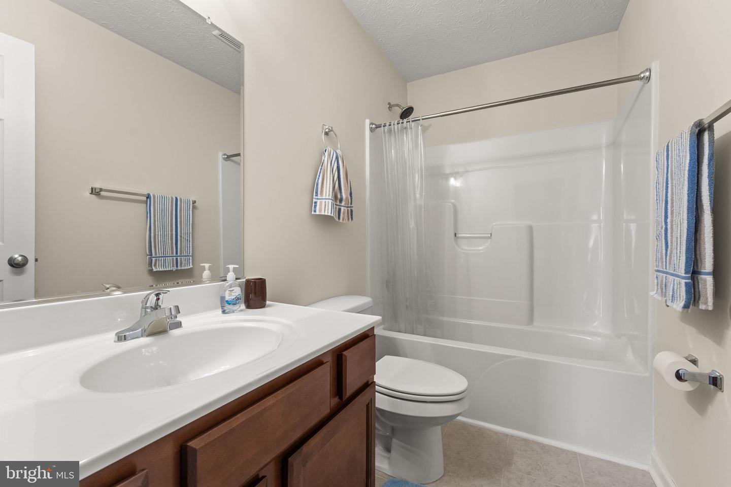 388 BERRY RIDGE RD, TAPPAHANNOCK, Virginia 22560, 3 Bedrooms Bedrooms, 5 Rooms Rooms,2 BathroomsBathrooms,Residential,For sale,388 BERRY RIDGE RD,VAES2002114 MLS # VAES2002114